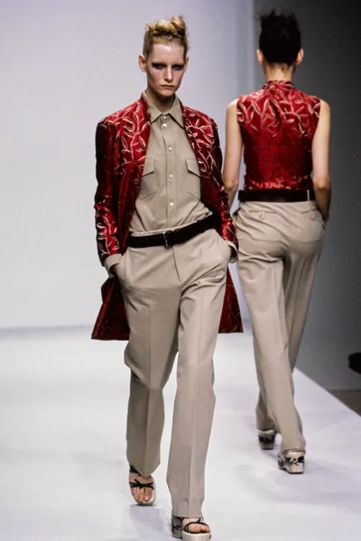 Look 28